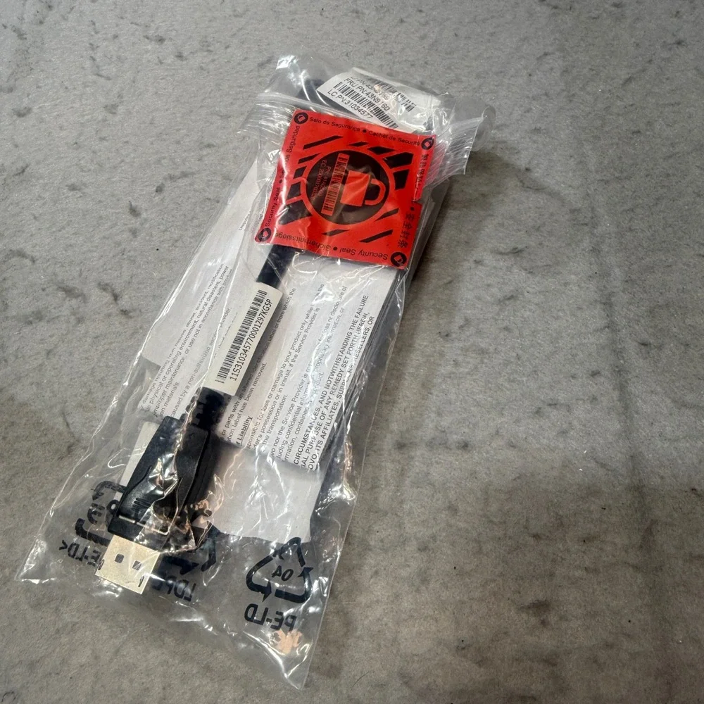 Lenovo DisplayPort to DVI-D Monitor Cable Unisex OS Black 45J7915 Sealed Adapter